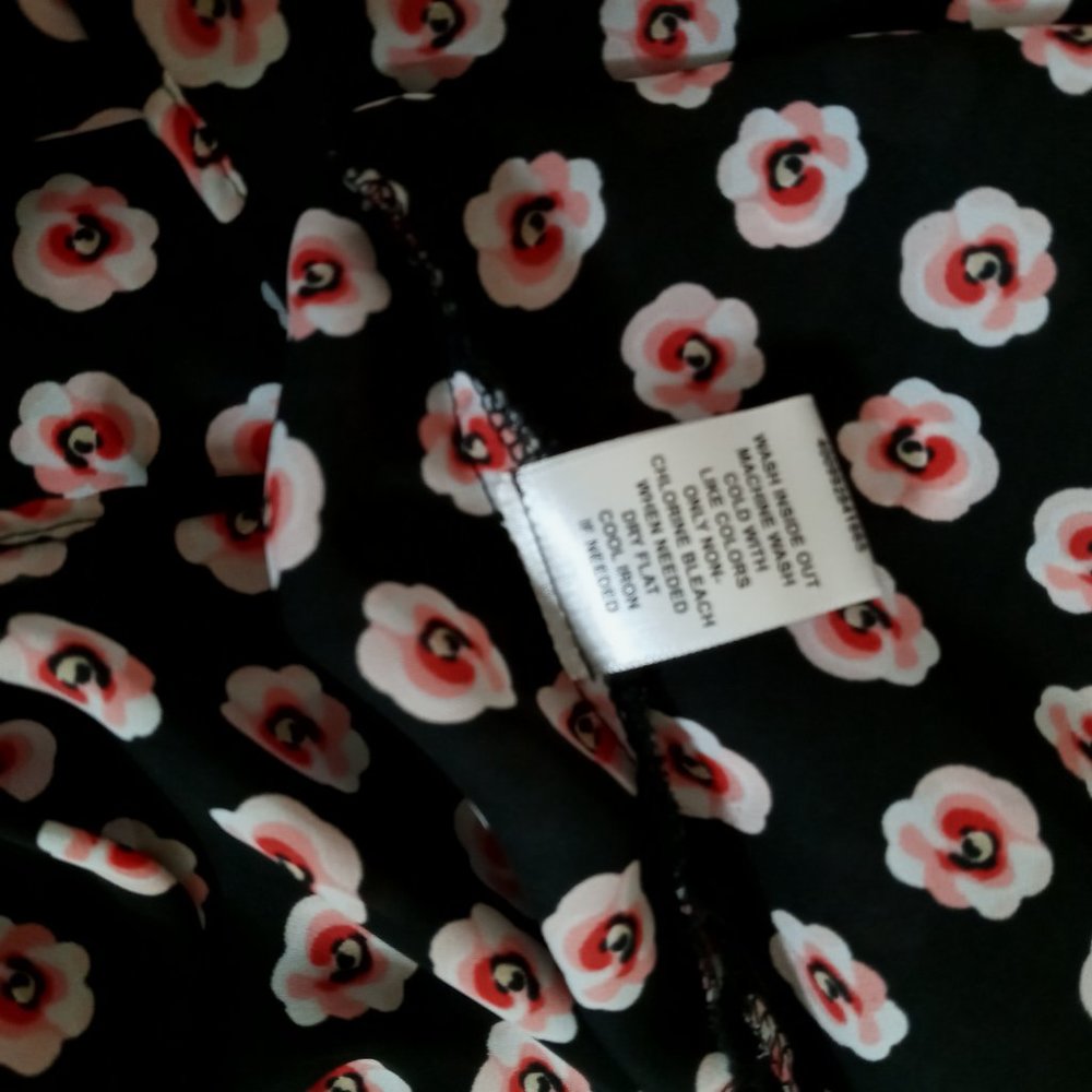 Floral Ruffle Top - Picture 7 of 9